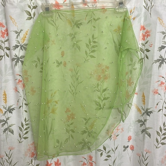 Green Sarong with pearls - Picture 2 of 4